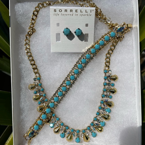 Turquoise and Gold Sorrelli Jewelry Set - Picture 3 of 3
